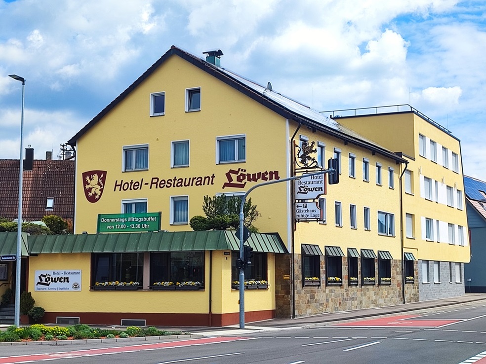 Hotel-Restaurant Lion building